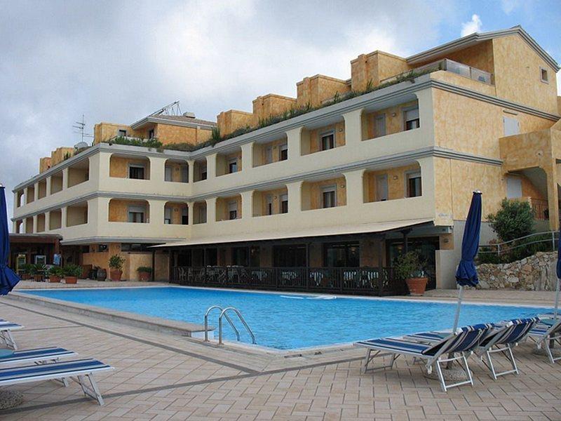 Borgo Saraceno Hotel-Residence サンタ・テレーザ・ガッルーラ エクステリア 写真