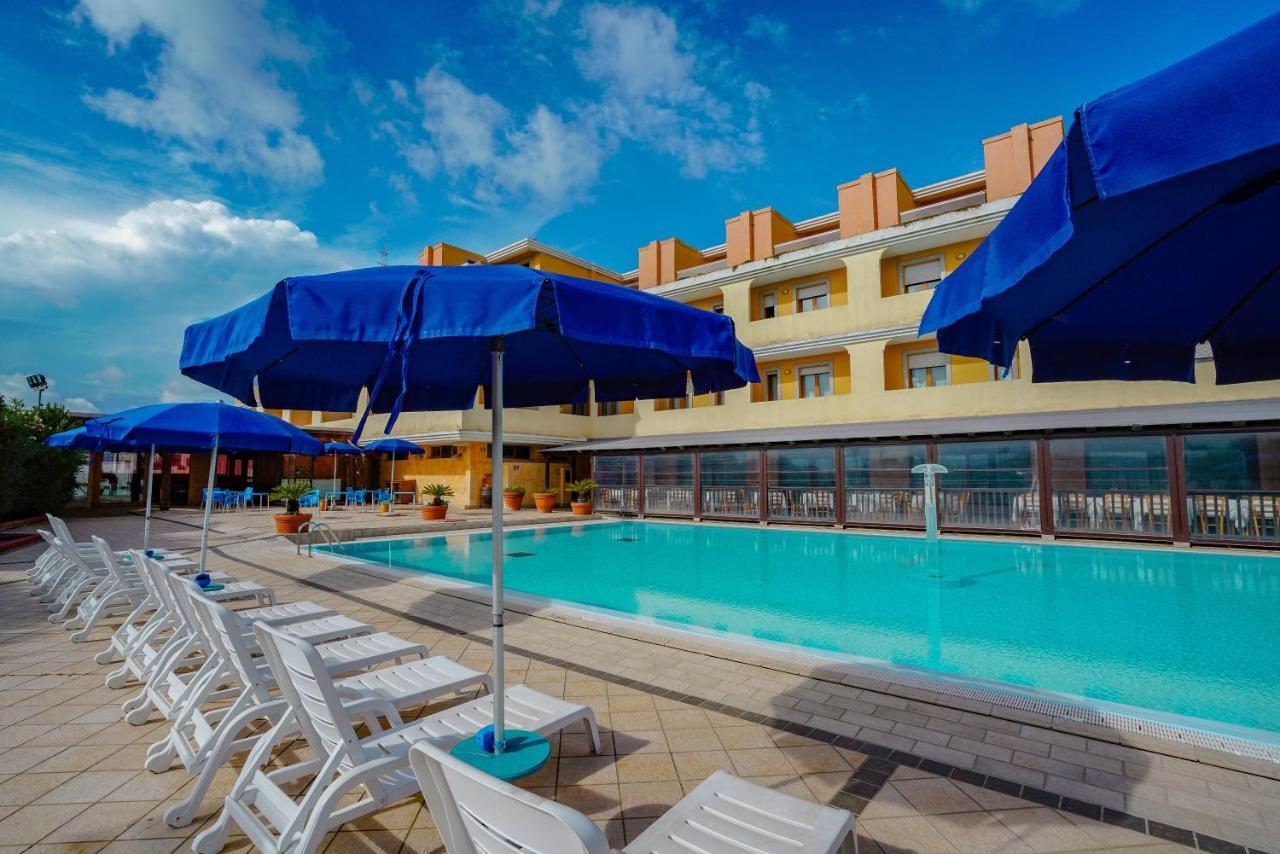 Borgo Saraceno Hotel-Residence サンタ・テレーザ・ガッルーラ エクステリア 写真