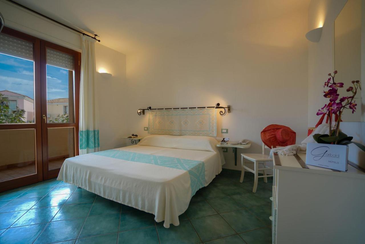 Borgo Saraceno Hotel-Residence サンタ・テレーザ・ガッルーラ エクステリア 写真