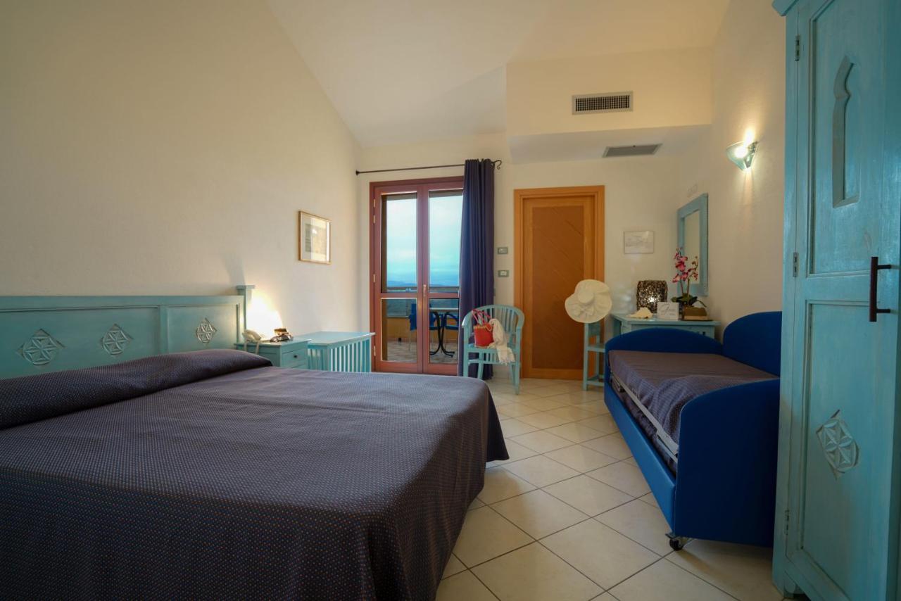 Borgo Saraceno Hotel-Residence サンタ・テレーザ・ガッルーラ エクステリア 写真